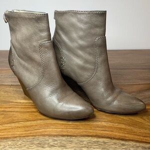 Frye Regina Booties Buttery Soft Leather Contrasting Stacked Wedge 6 1/2 BOHO
